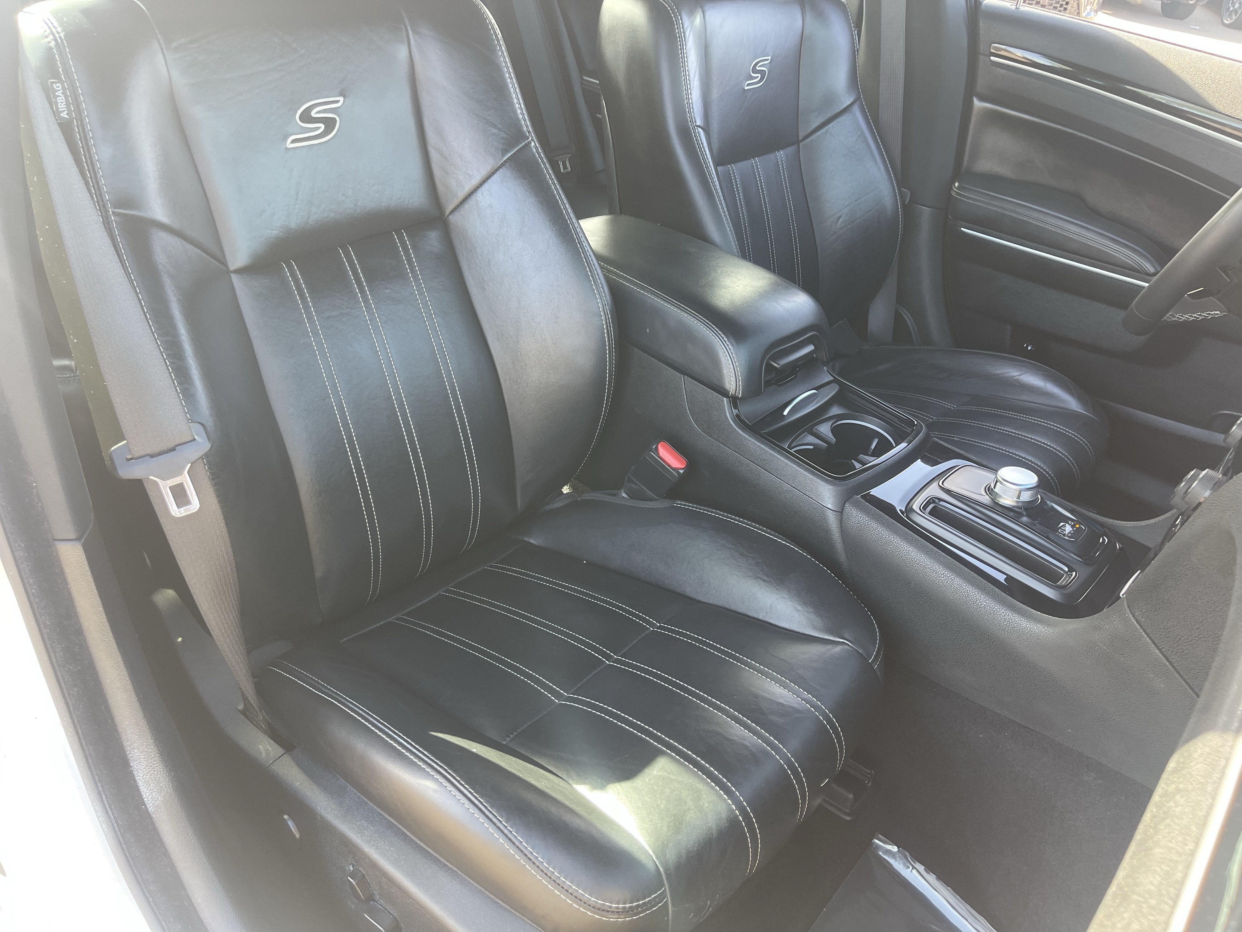 Used 2023 Chrysler 300 S RWD image 9