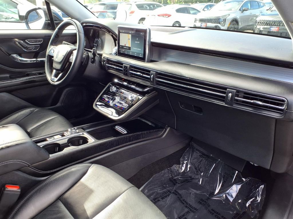 Used 2020 Lincoln Corsair FWD w/ Premium Package image 14