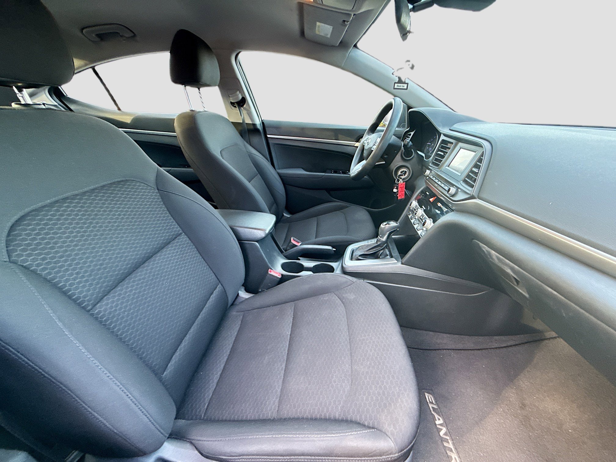 Used 2020 Hyundai Elantra SE w/ Cargo Package (C1) image 28