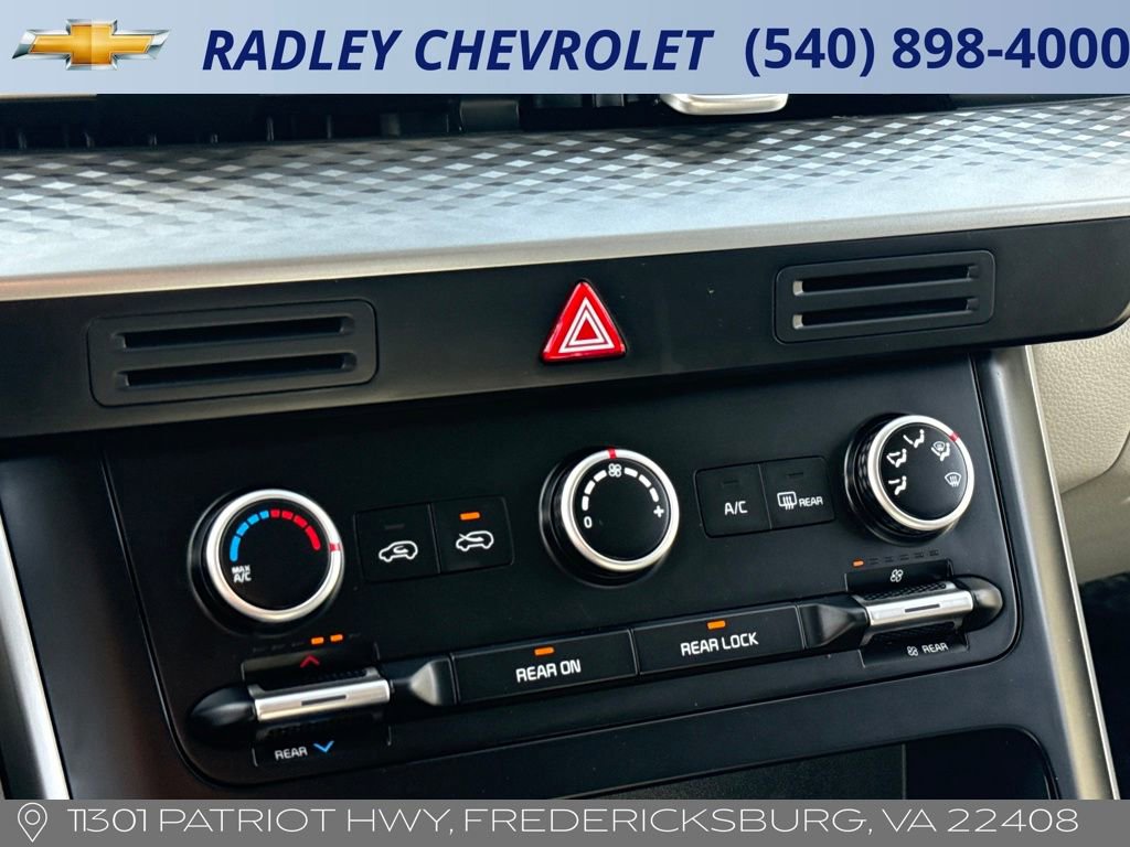 Used 2024 Kia Carnival LX image 10