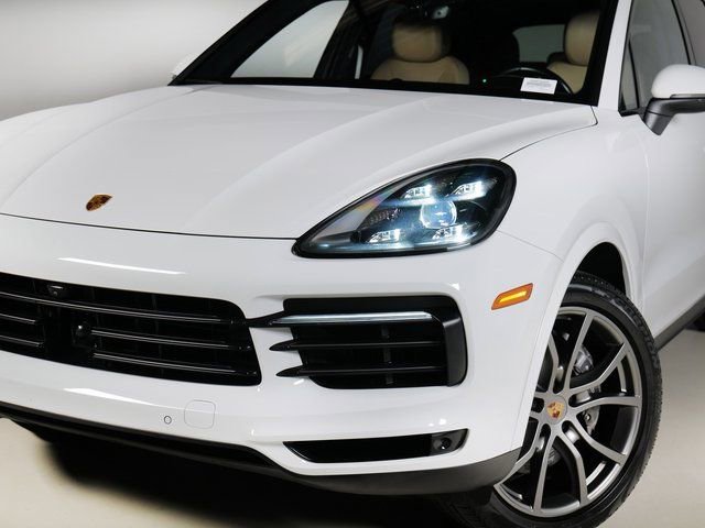 Certified 2023 Porsche Cayenne Platinum Edition image 30