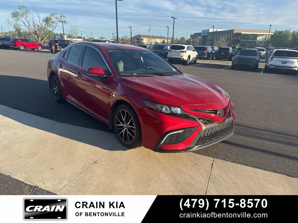 Used 2022 Toyota Camry SE image 9
