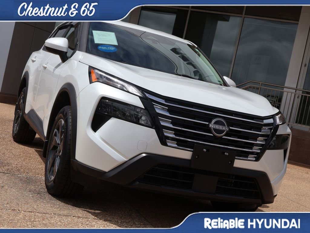 Used 2024 Nissan Rogue SV AWD/4WD image 7