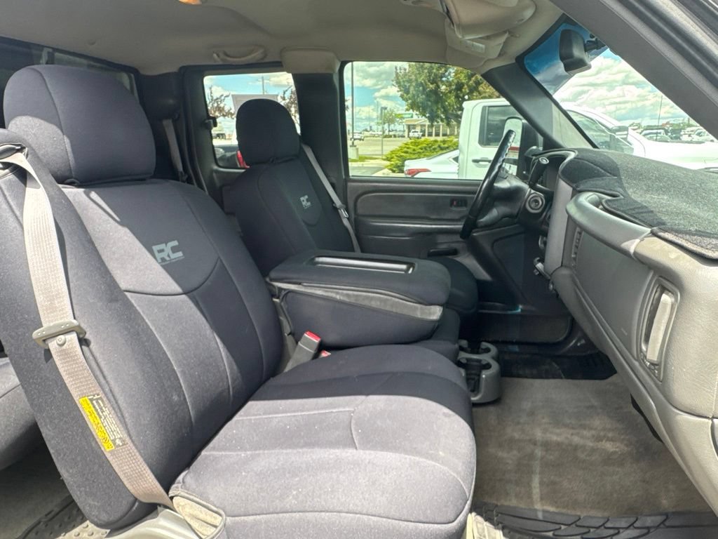 Used 2005 Chevrolet Silverado 2500 LS AWD/4WD image 29