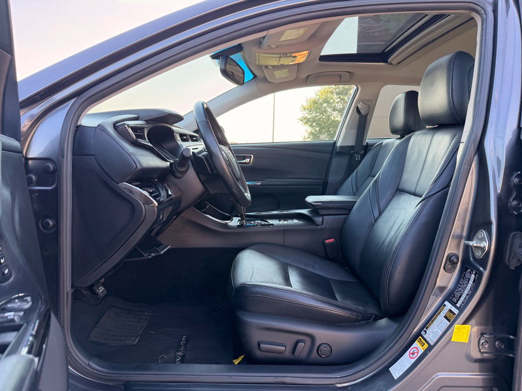 Used 2015 Toyota Avalon XLE Touring FWD image 2