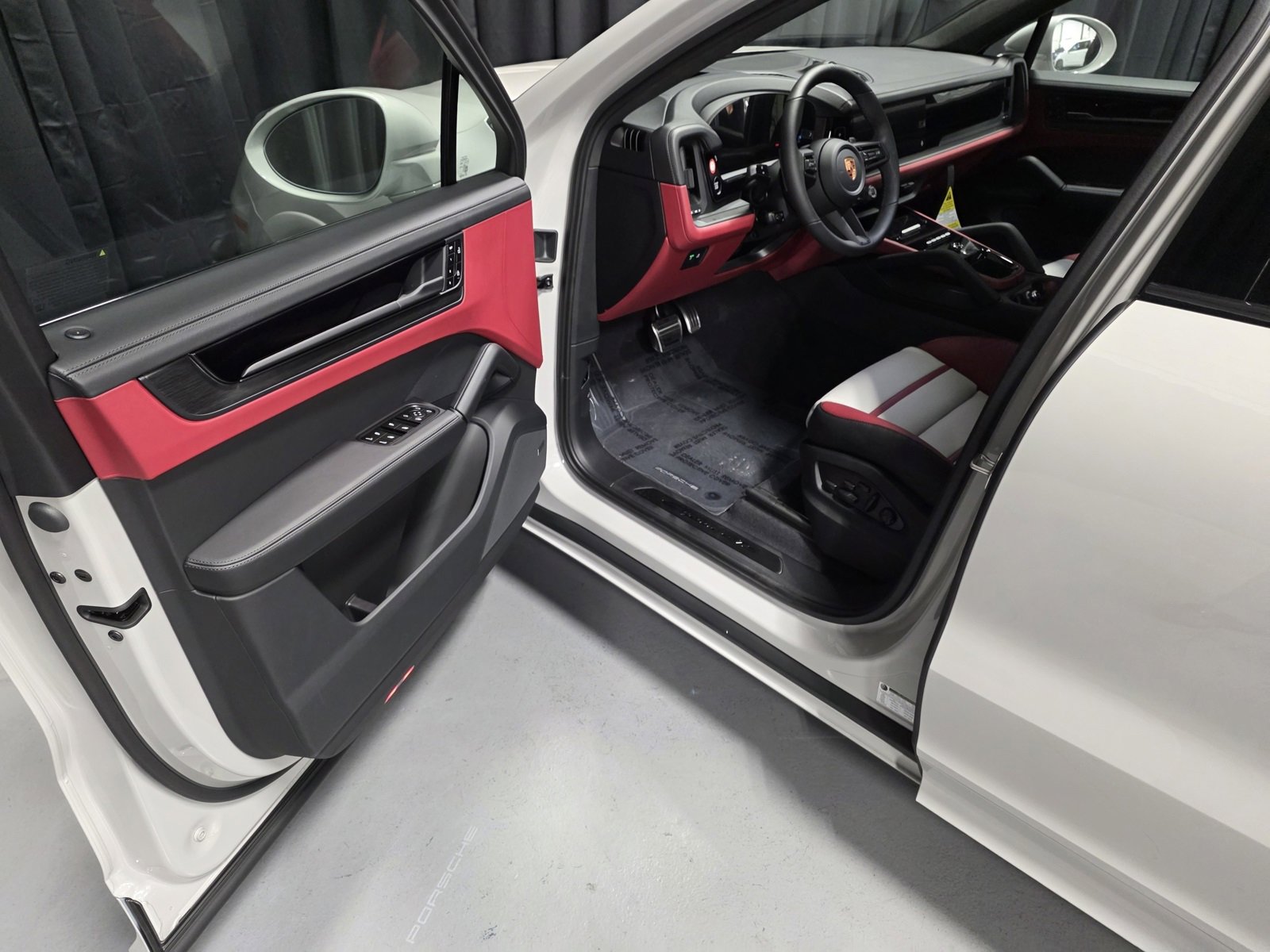 New 2026 Porsche Cayenne GTS image 14