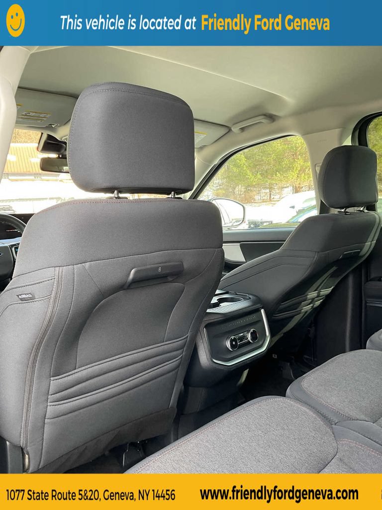 Used 2025 Ford Expedition Max Active AWD/4WD image 46