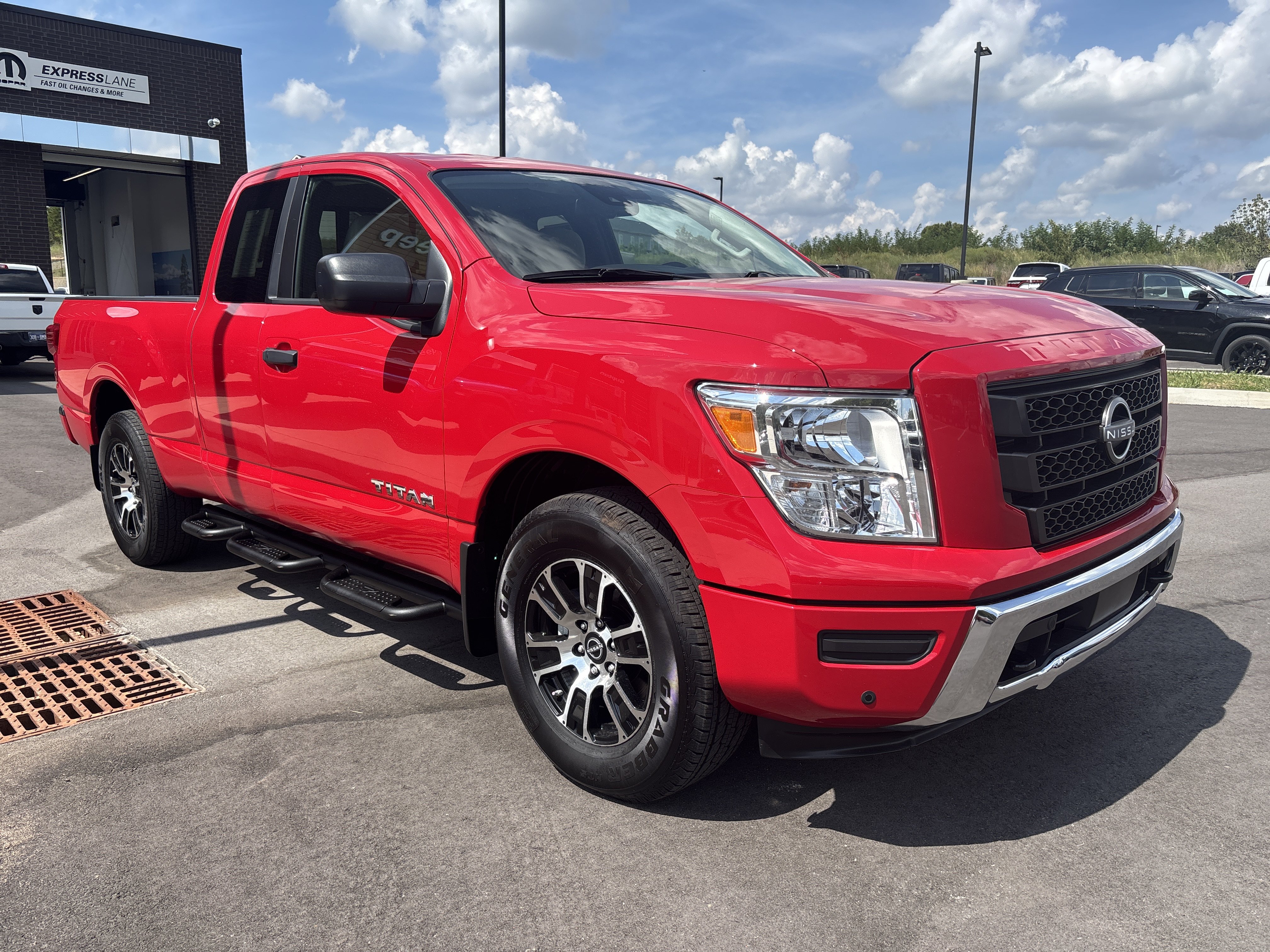Used 2024 Nissan Titan SV w/ Accessory Utility Package AWD/4WD image 8