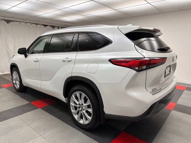 Used 2023 Toyota Highlander Limited AWD/4WD image 4