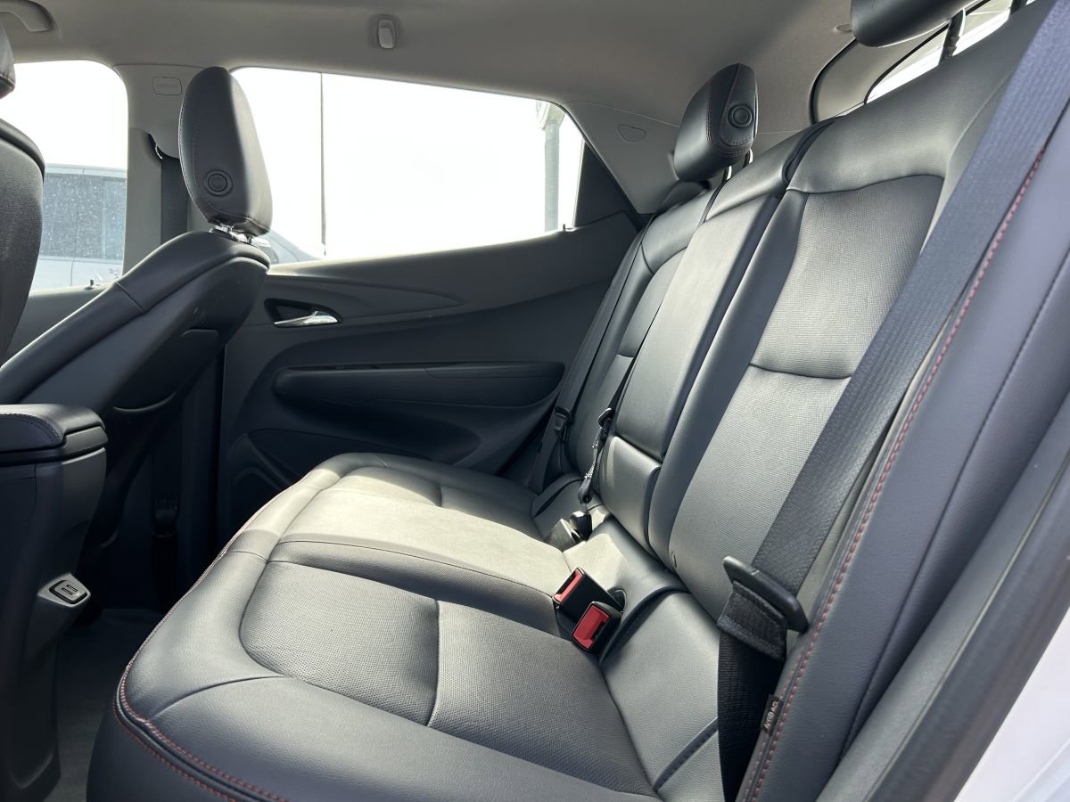 Used 2018 Chevrolet Bolt Premier w/ Driver Confidence II Package FWD image 13