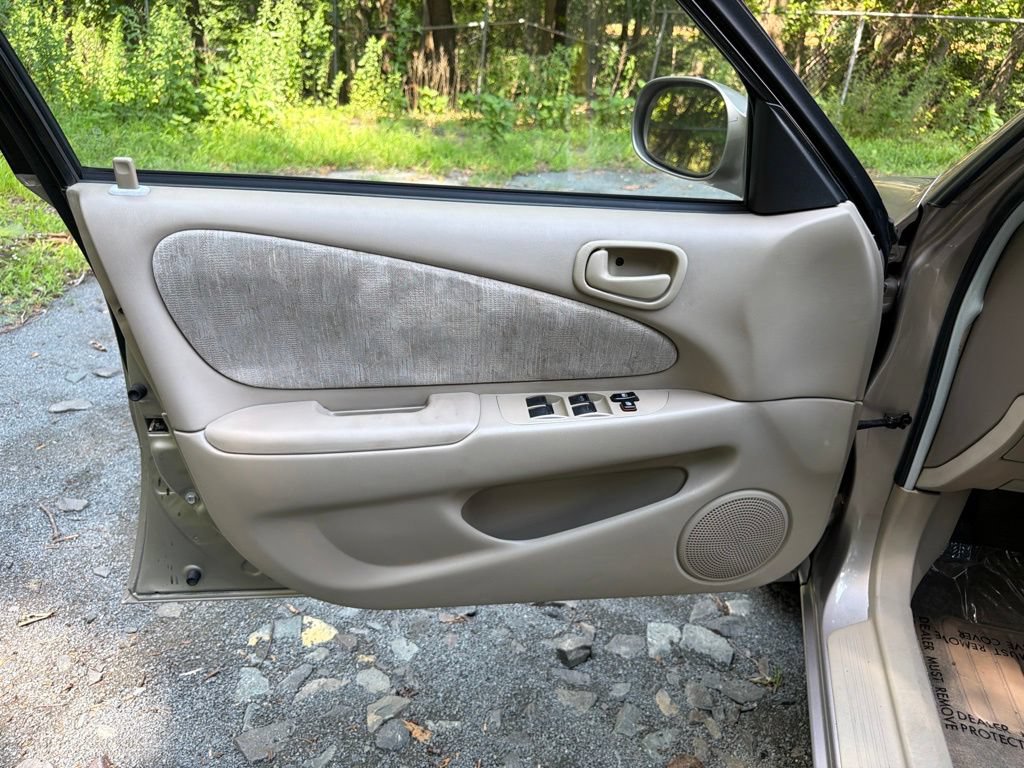 Used 1998 Toyota Corolla FWD image 18