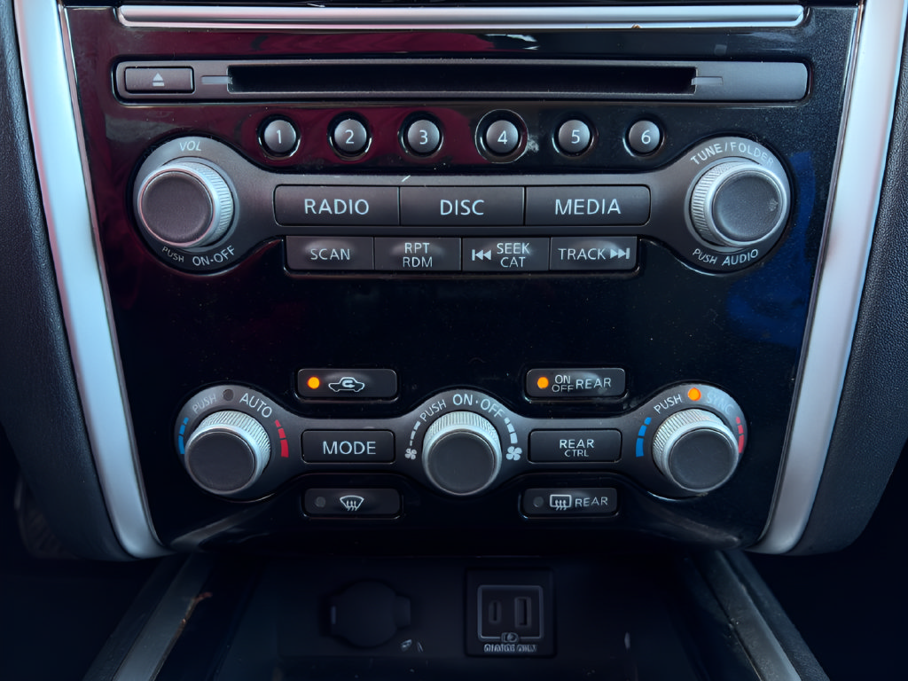 Used 2019 Nissan Pathfinder S FWD image 29
