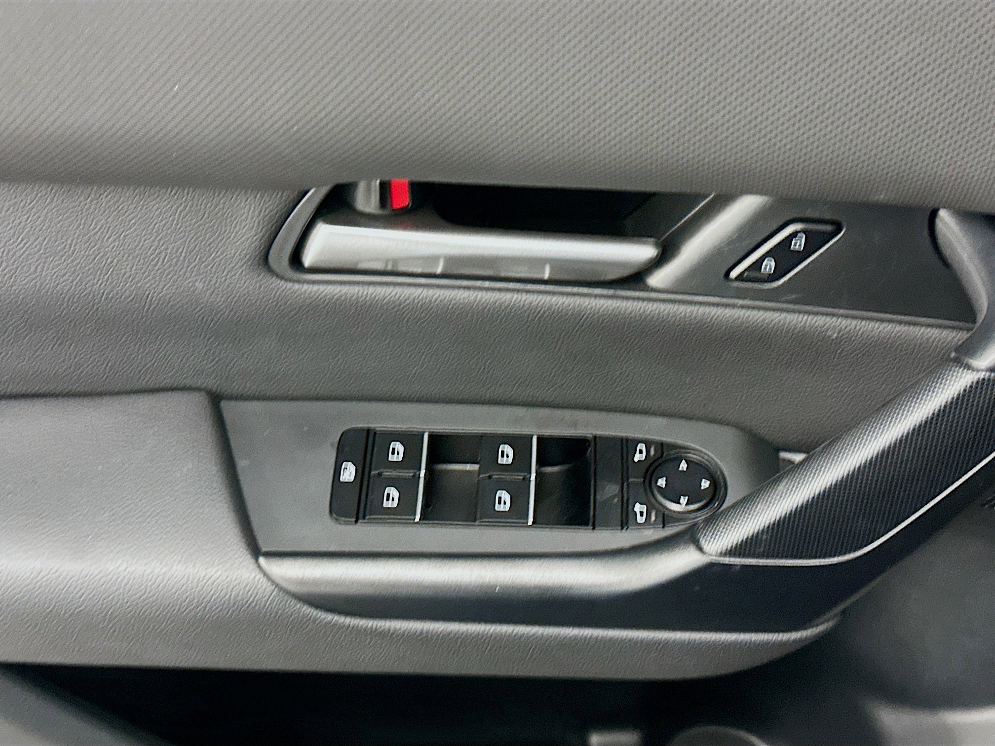 Used 2025 MAZDA CX-50 AWD 2.5 S w/ Premium Package image 15