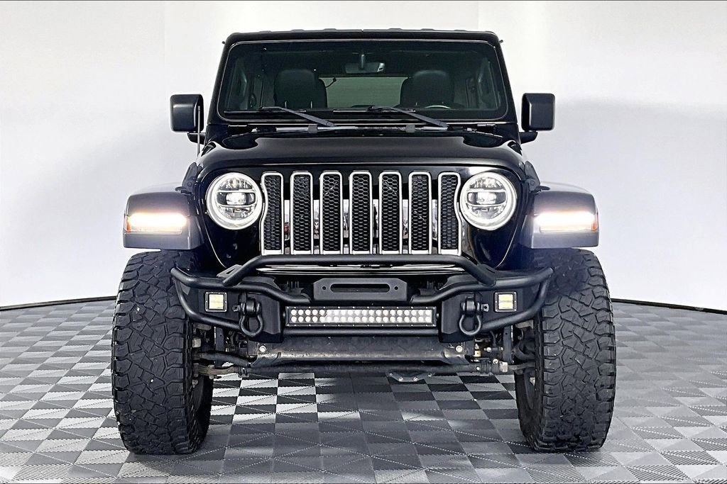 Used 2018 Jeep Wrangler Unlimited Sahara AWD/4WD image 3