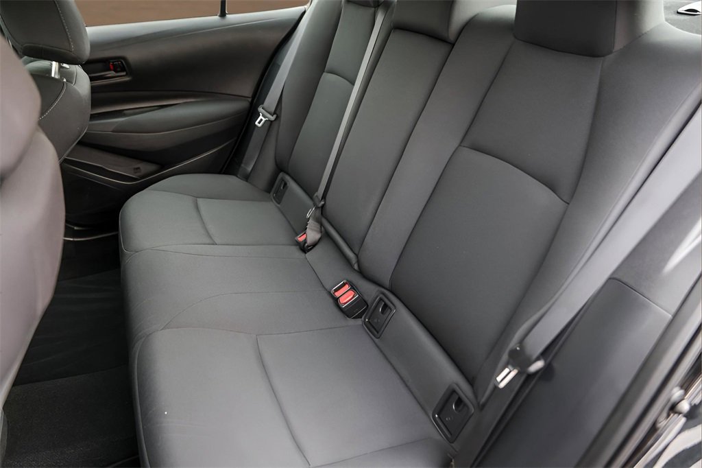 Used 2022 Toyota Corolla LE image 29