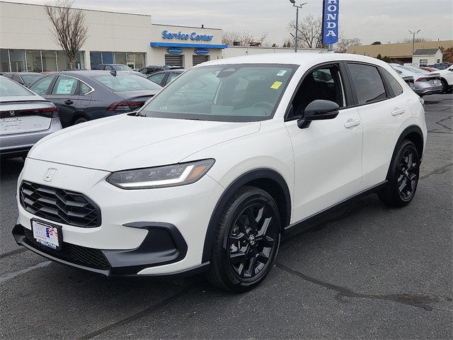 Used 2025 Honda HR-V Sport image 3