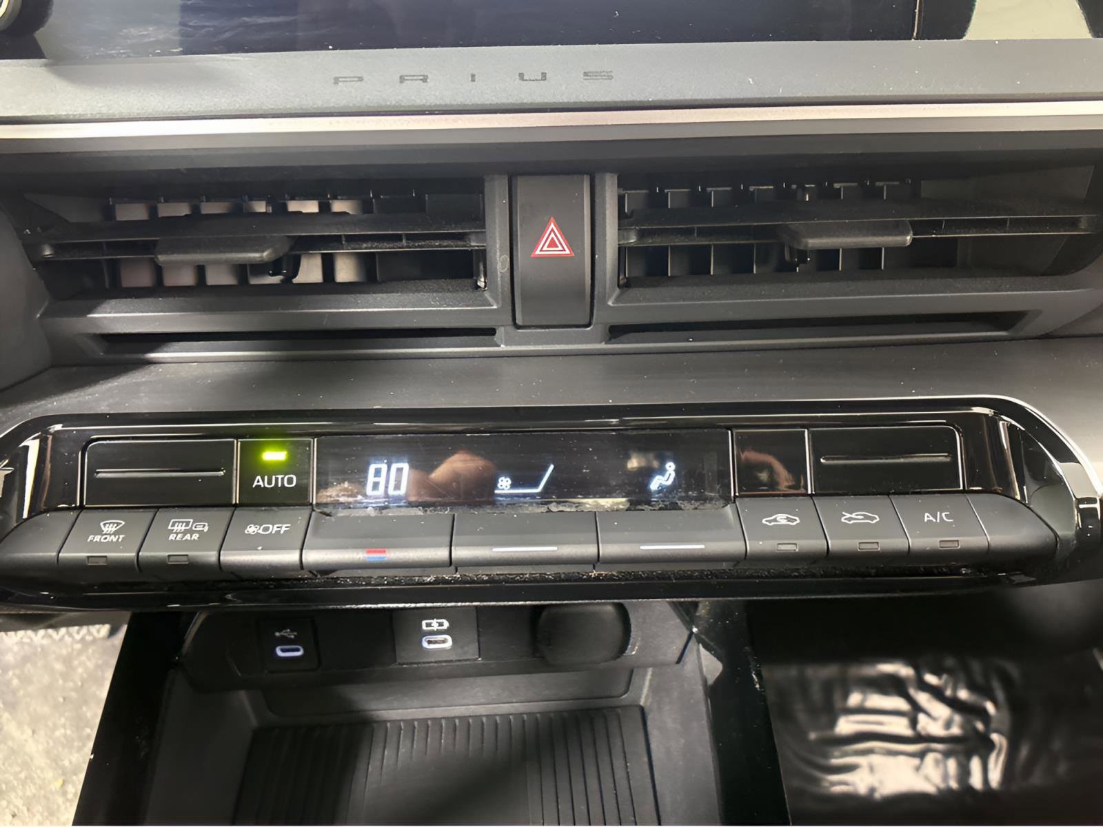 Used 2023 Toyota Prius LE image 22