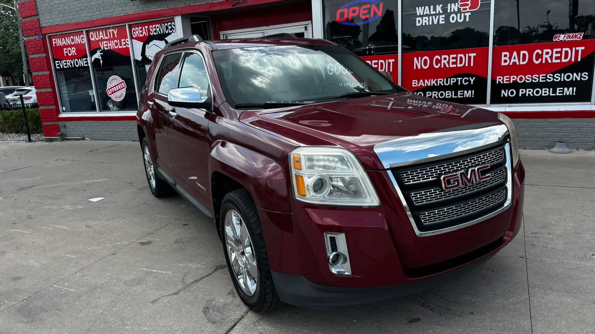 Used 2011 GMC Terrain SLT FWD image 1