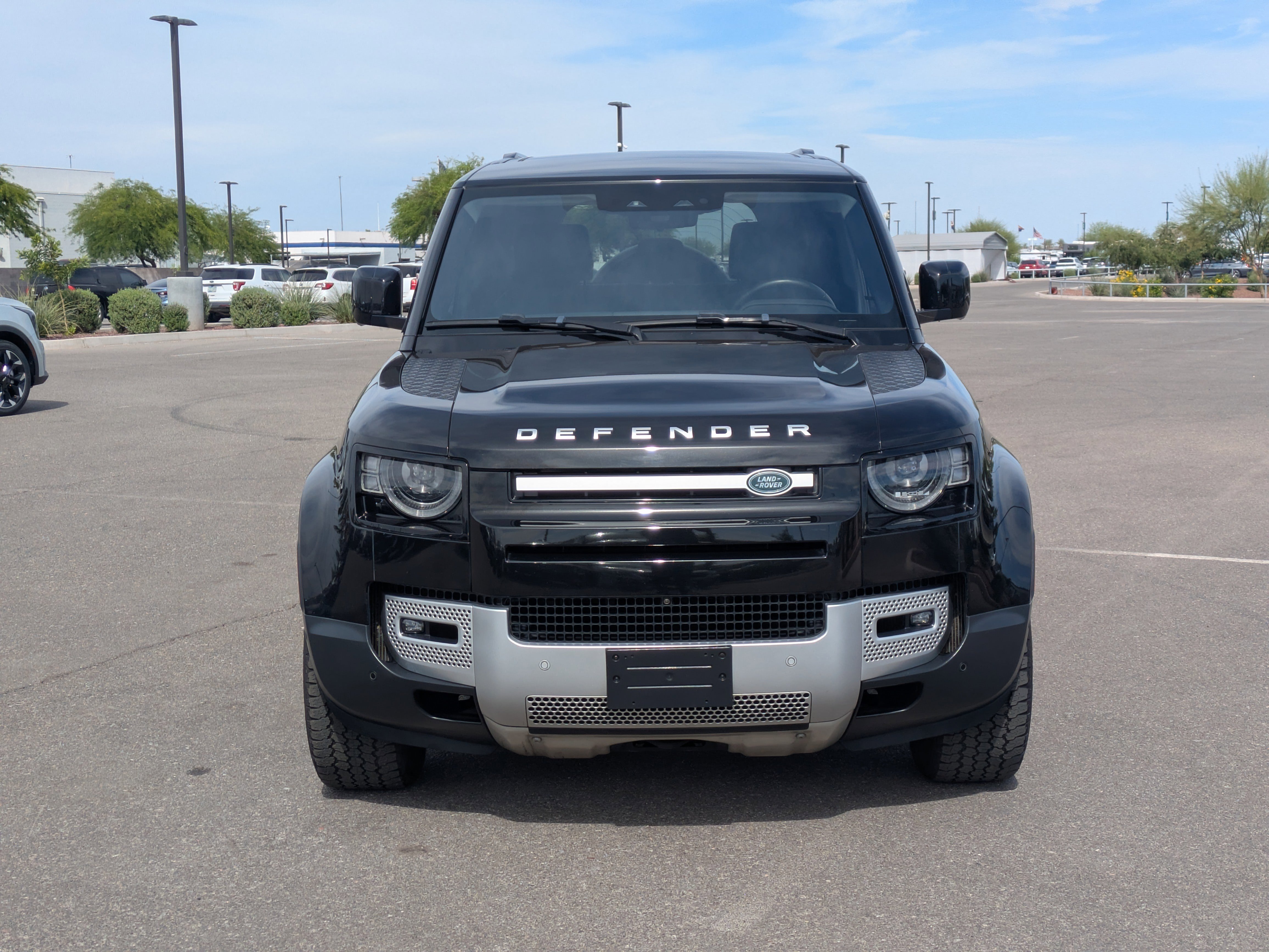 Used 2020 Land Rover Defender 110 SE image 8