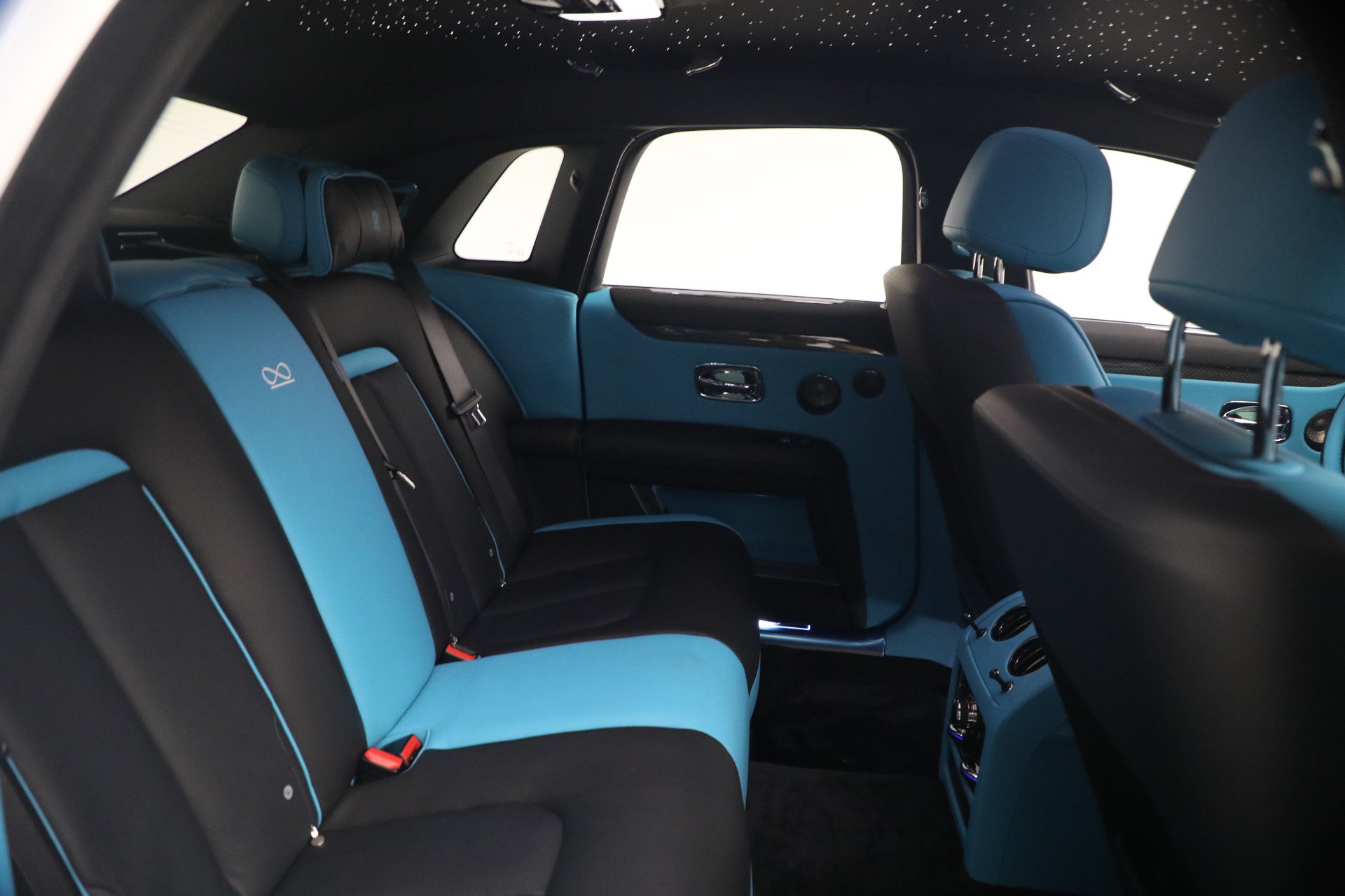 New 2027 Rolls-Royce Ghost Black Badge AWD/4WD image 23