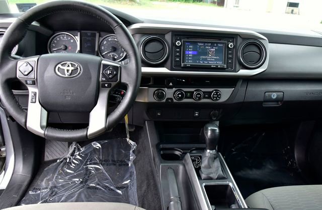 Used 2017 Toyota Tacoma SR5 w/ Tow Package AWD/4WD image 16