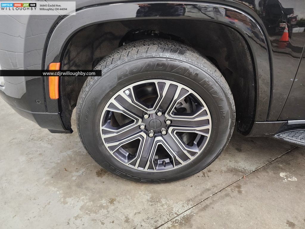 Used 2024 Jeep Wagoneer Series II AWD/4WD image 37