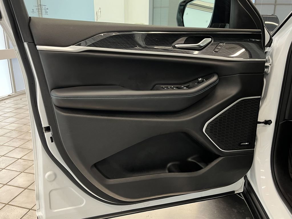 Used 2022 Jeep Grand Cherokee Trailhawk image 16