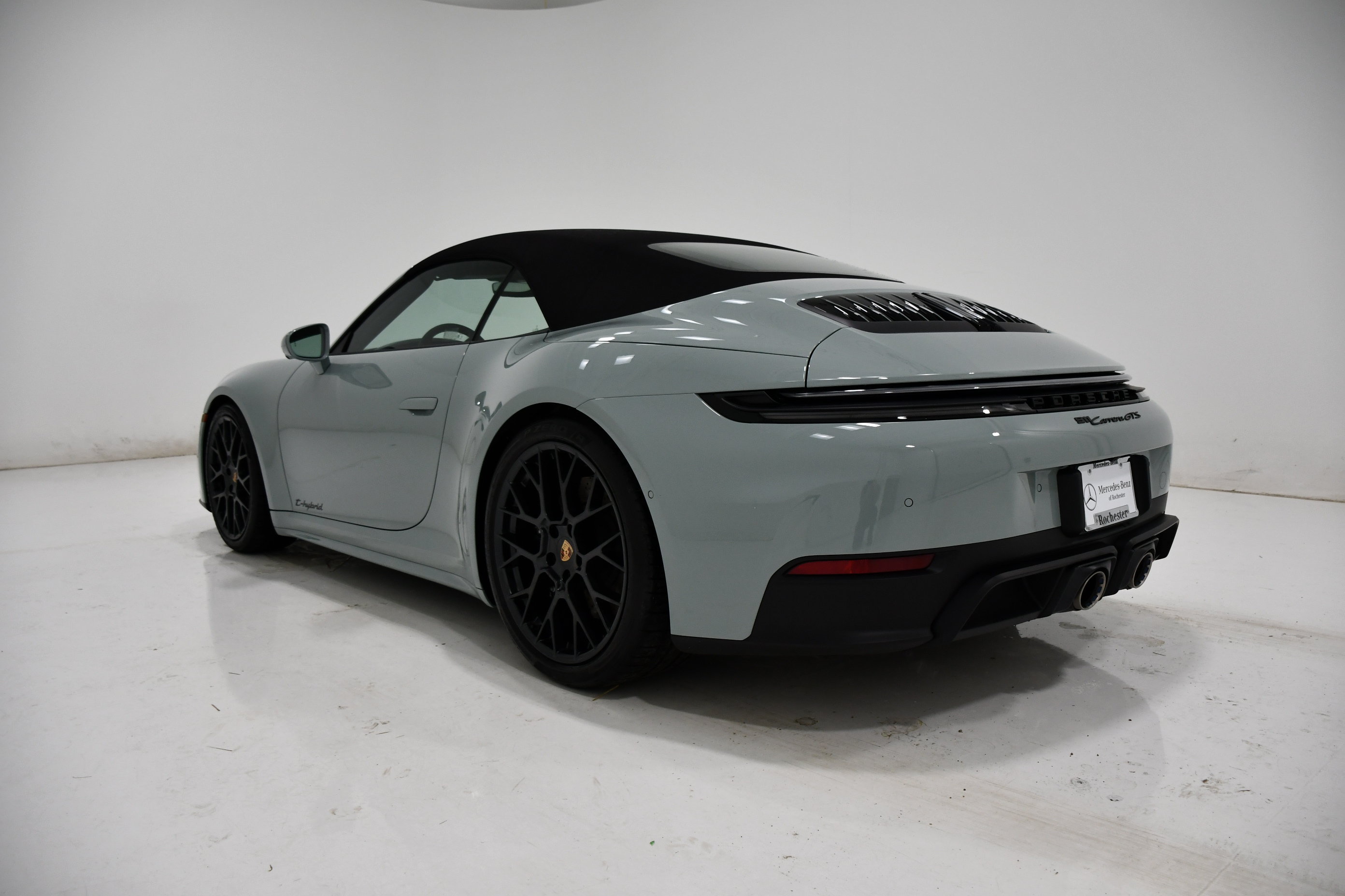 Used 2026 Porsche 911 Carrera GTS RWD image 3