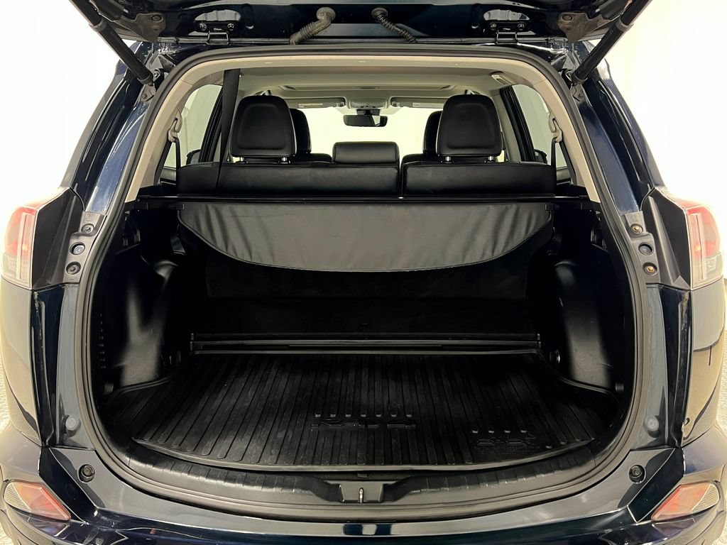 Used 2018 Toyota RAV4 Limited AWD/4WD image 27