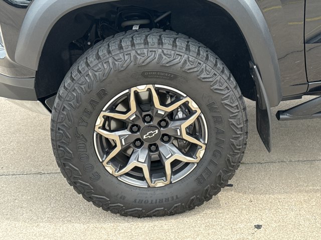 Used 2023 Chevrolet Colorado ZR2 w/ ZR2 Convenience Package III AWD/4WD image 15