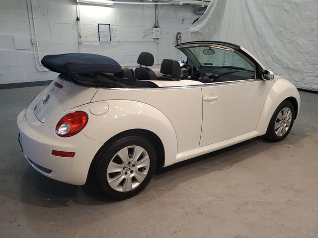 Used 2009 Volkswagen Beetle S FWD image 11