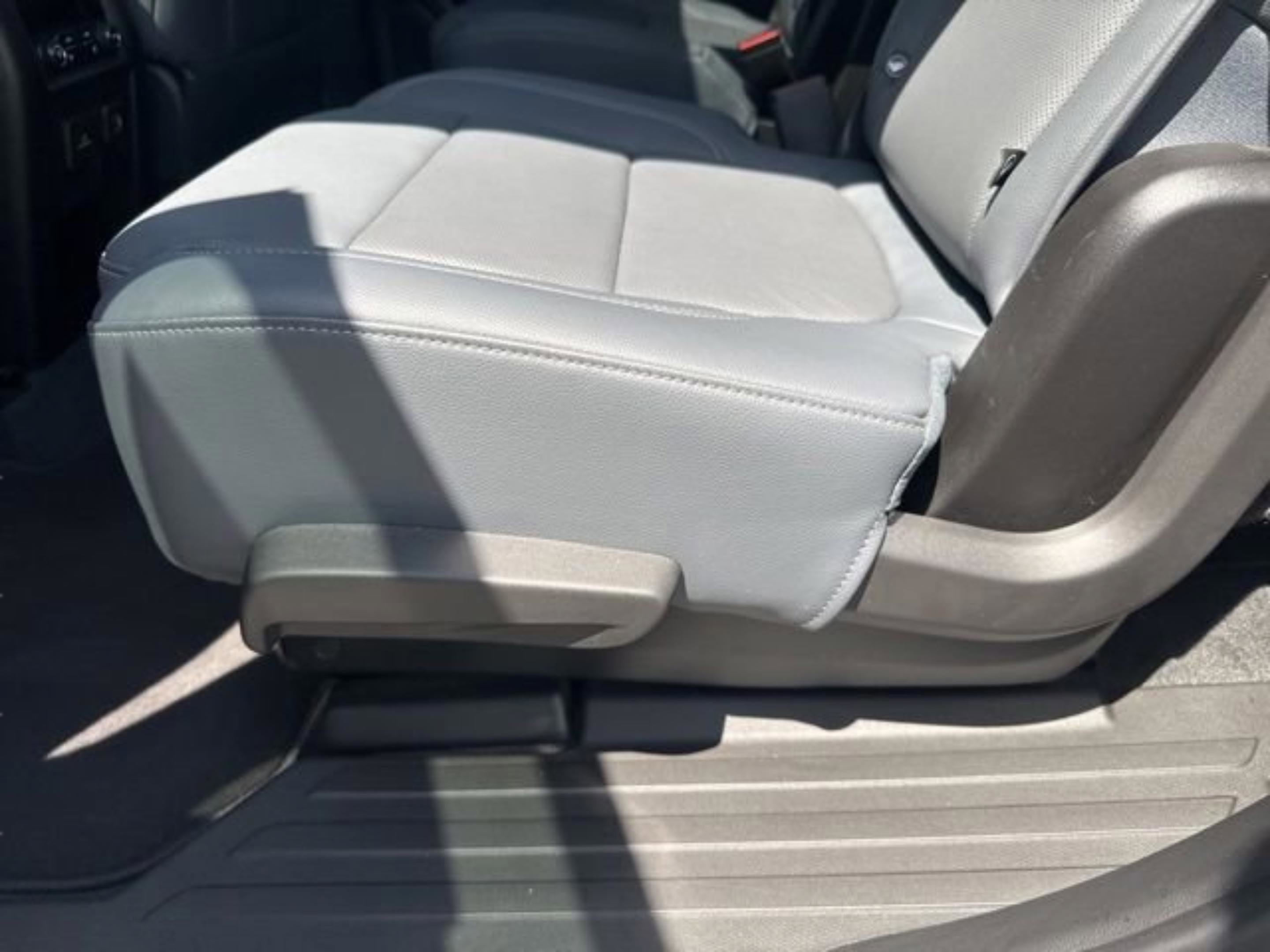 Used 2021 Chevrolet Traverse Premier FWD image 29