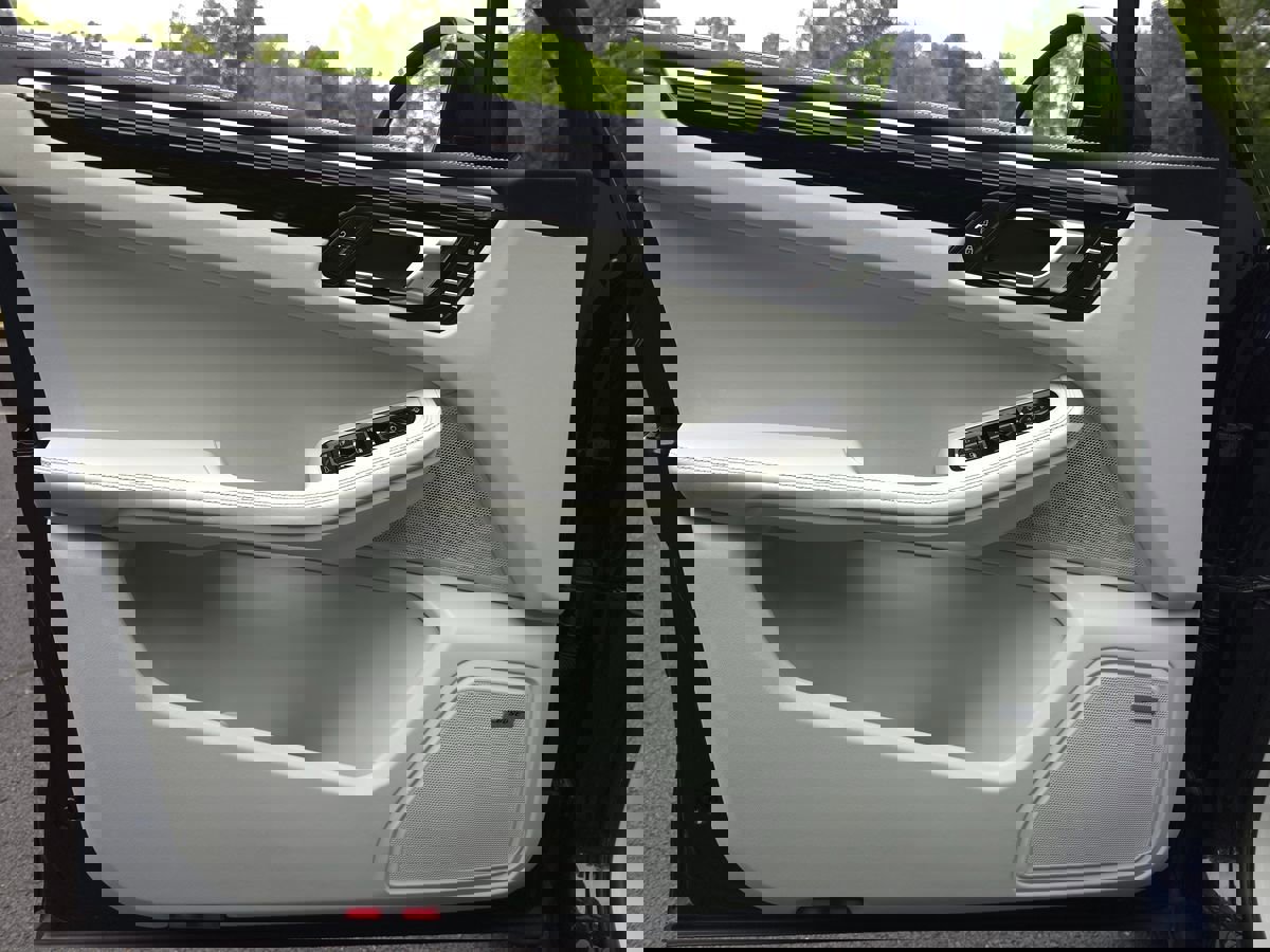 Used 2023 Porsche Macan image 26