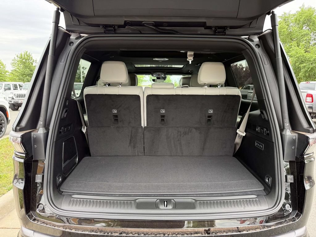 New 2026 Jeep Grand Wagoneer Limited AWD/4WD image 33