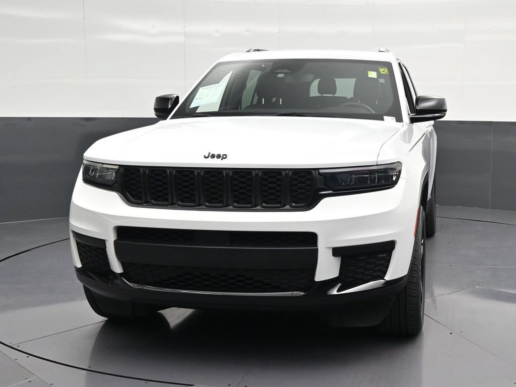 Used 2023 Jeep Grand Cherokee L Laredo AWD/4WD image 6