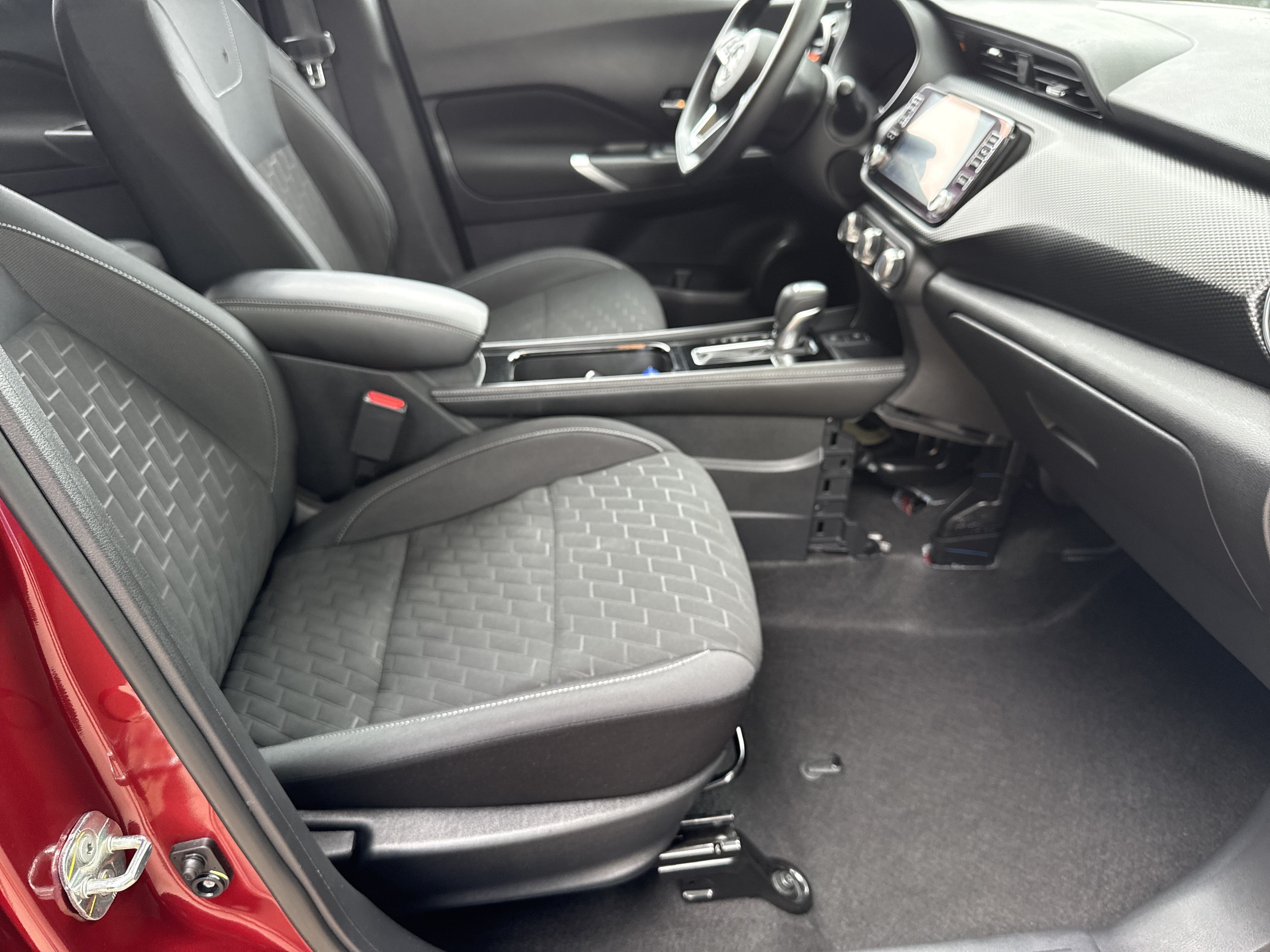 Used 2023 Nissan Kicks SV FWD image 13