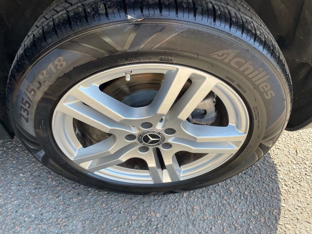 Used 2021 Mercedes-Benz GLB 250 4MATIC w/ Premium Package image 28