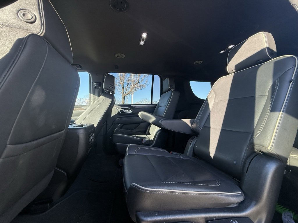 Used 2023 Chevrolet Suburban Premier image 23