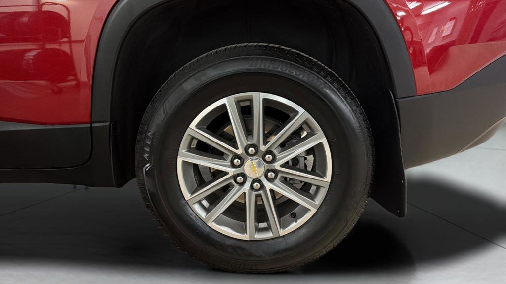 Used 2023 Chevrolet Traverse LT image 27