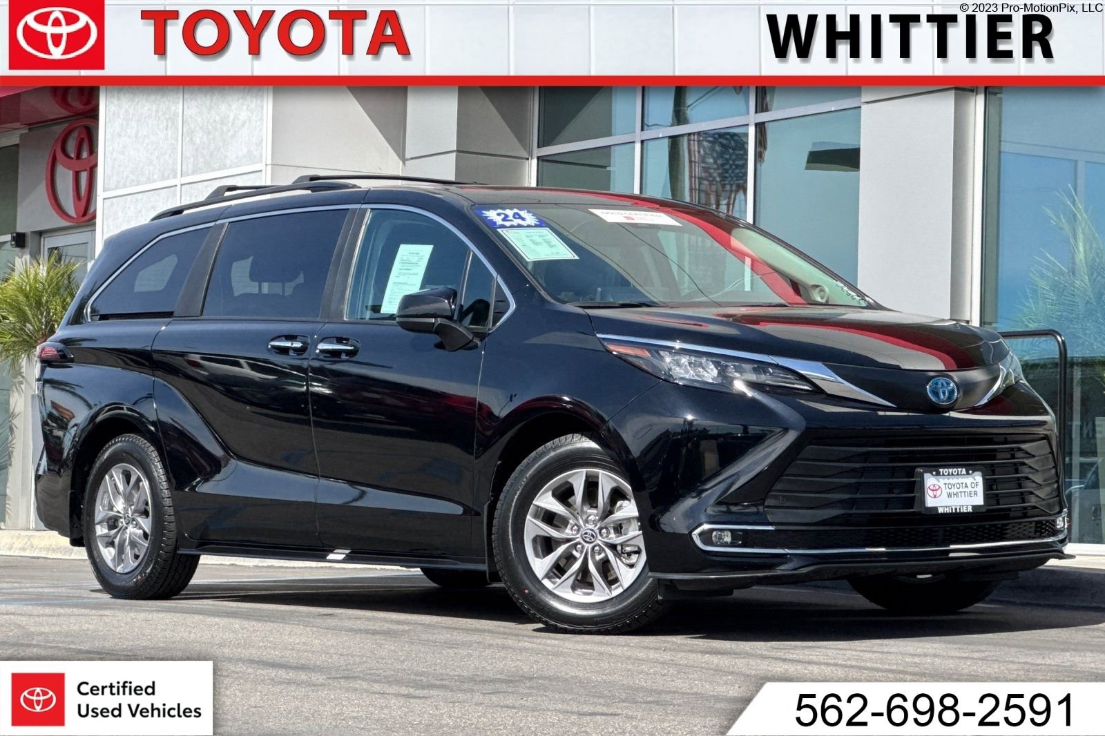 Used 2024 Toyota Sienna XLE w/ XLE Plus Package image 1