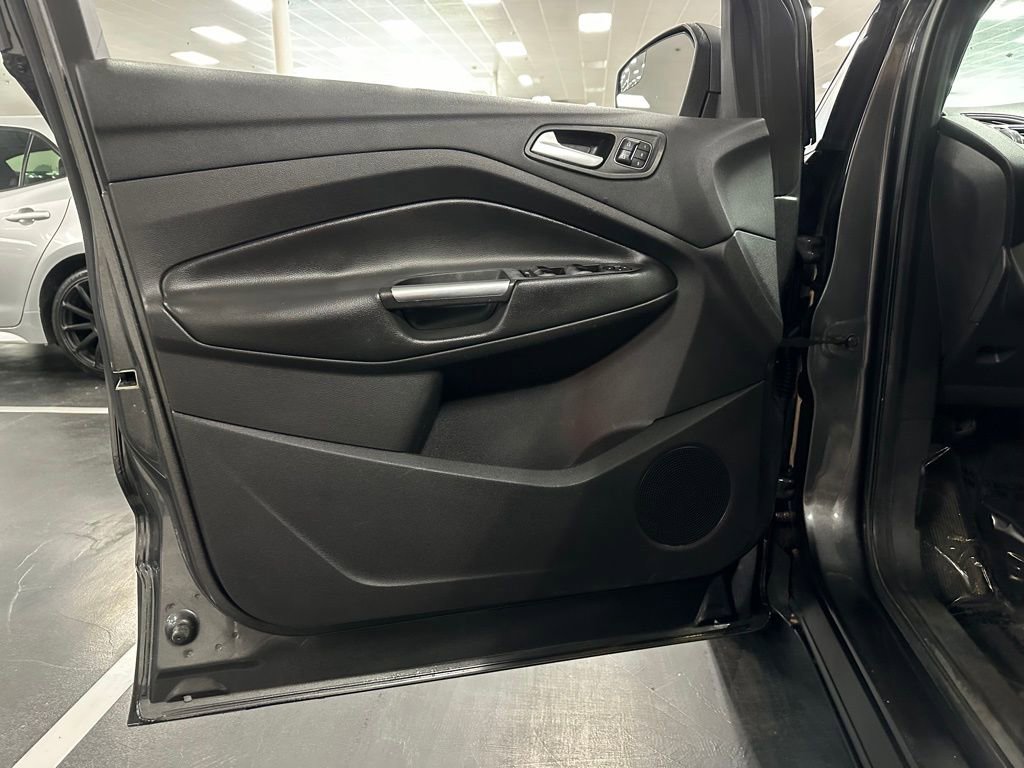 Used 2018 Ford Escape Titanium image 13