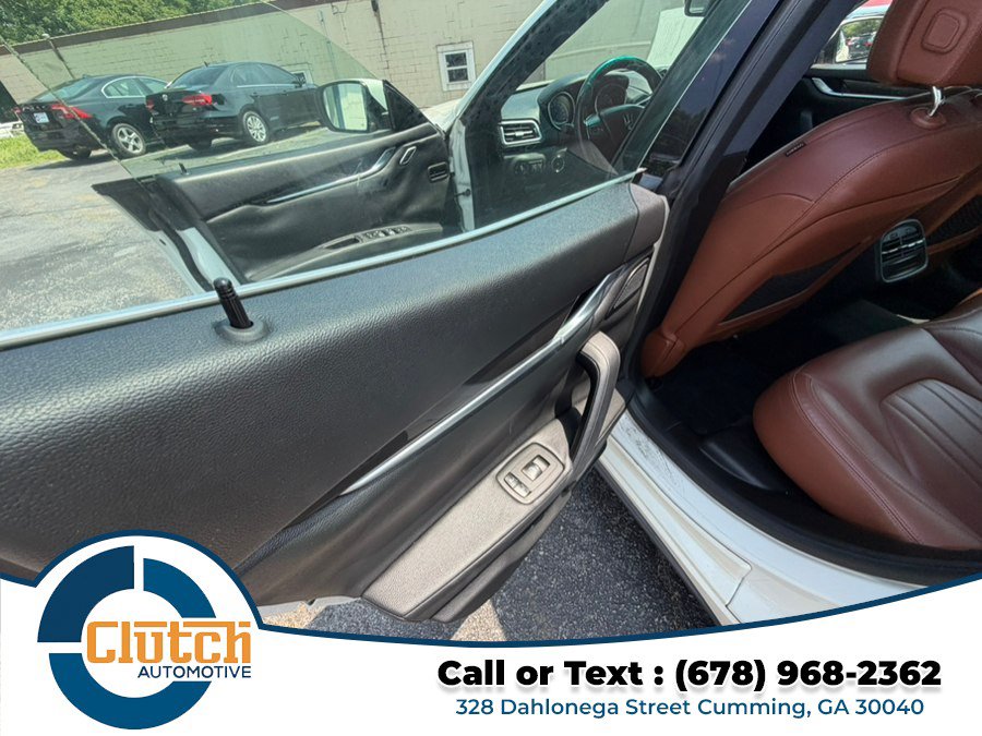 Used 2015 Maserati Ghibli RWD image 23