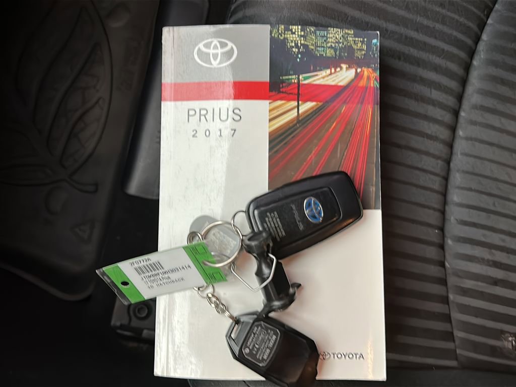 Used 2017 Toyota Prius Two w/ Carpet Mat Package image 30
