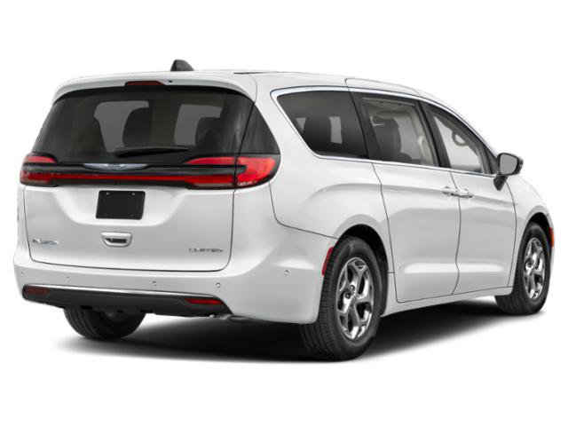Used 2025 Chrysler Pacifica Limited FWD image 5