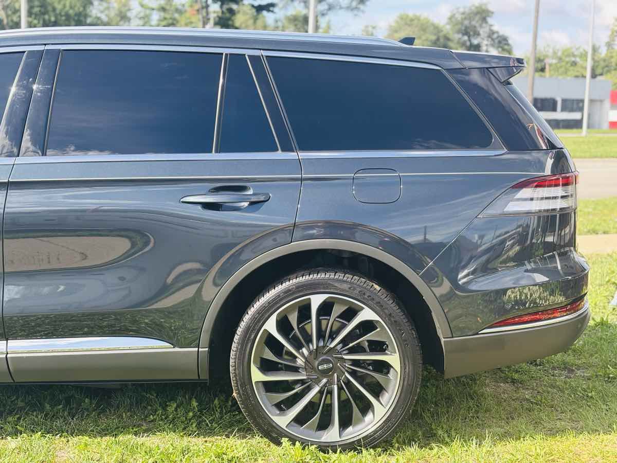 Used 2024 Lincoln Aviator Reserve w/ Equipment Group 201A AWD/4WD image 16