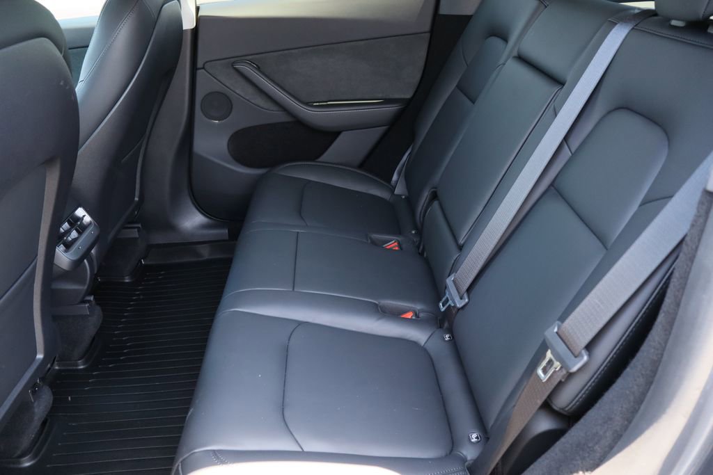 Used 2023 Tesla Model Y Long Range image 20