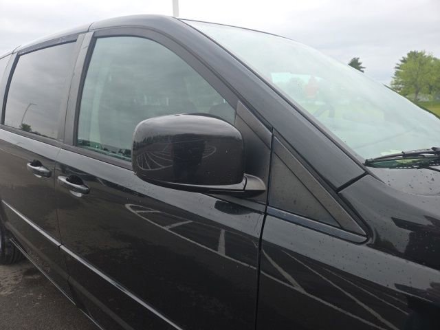 Used 2014 Dodge Grand Caravan SXT FWD image 5
