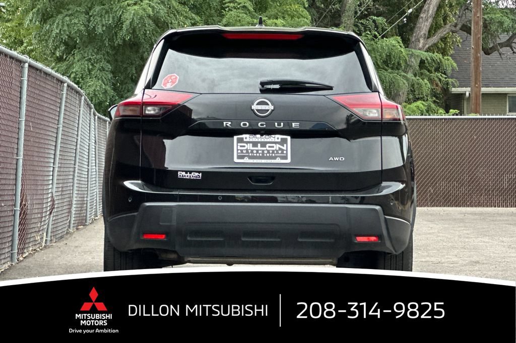 Used 2025 Nissan Rogue SV AWD/4WD image 8