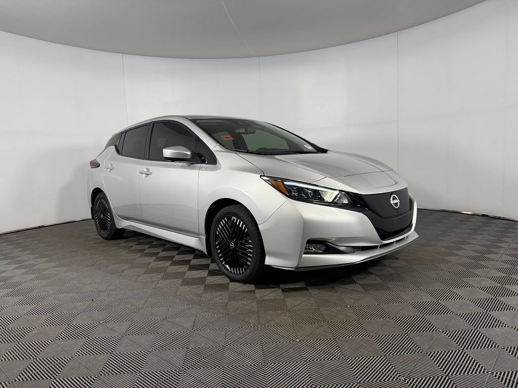 Used 2025 Nissan Leaf SV Plus FWD image 4