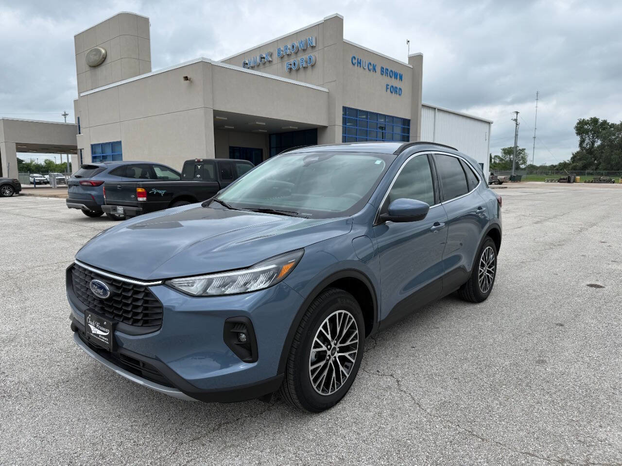 Used 2025 Ford Escape SE FWD image 1
